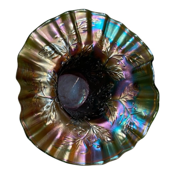 Fenton Iridescent Glass Art Bowl / Hat w/ crimped edge gold green holly & berry - Picture 3 of 11